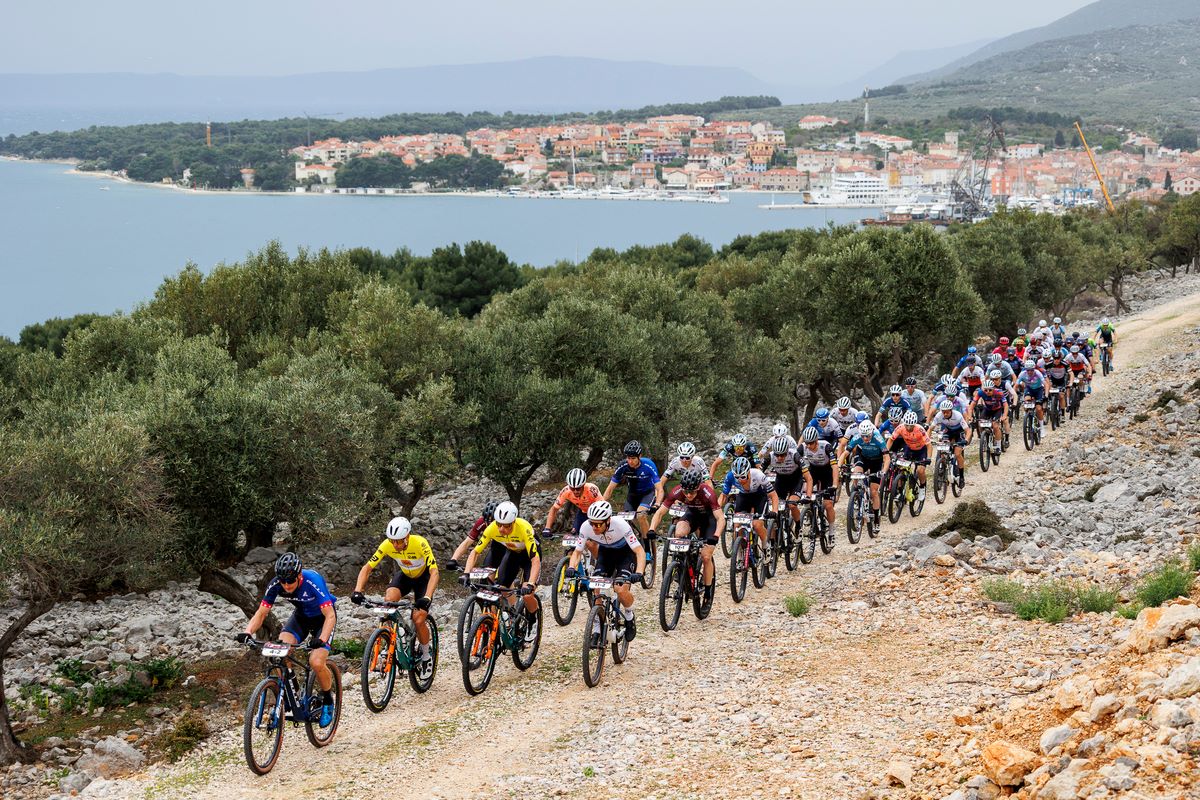 Etapa Rainha da 4Islands Epic teve largada na cidade de Cres, na Ilha de mesmo nome - foto: Sam Clark/4Islands Epic